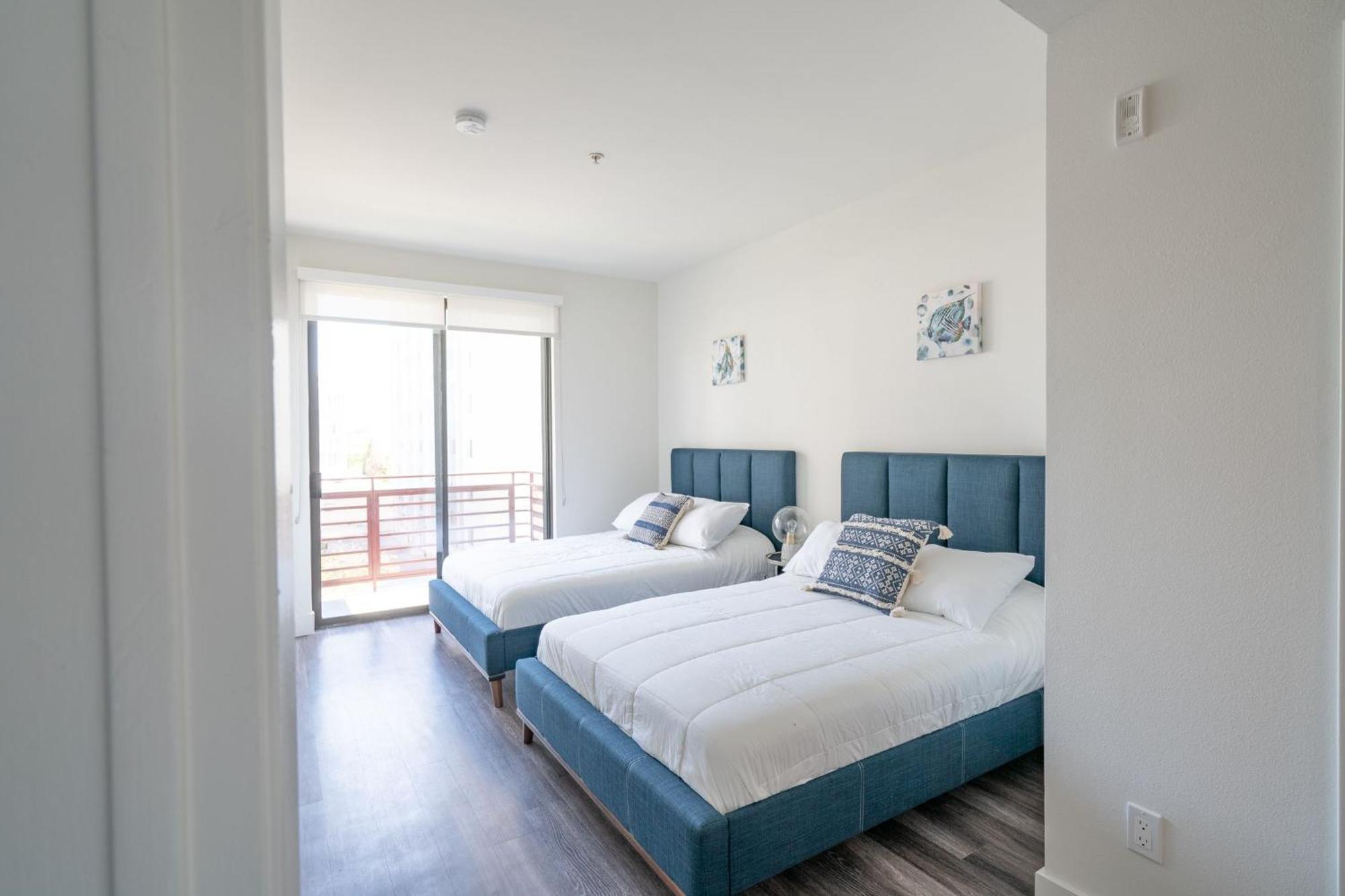 Appartamento Hollywood Panoramic Views, Pool, Gym & Free Parking!